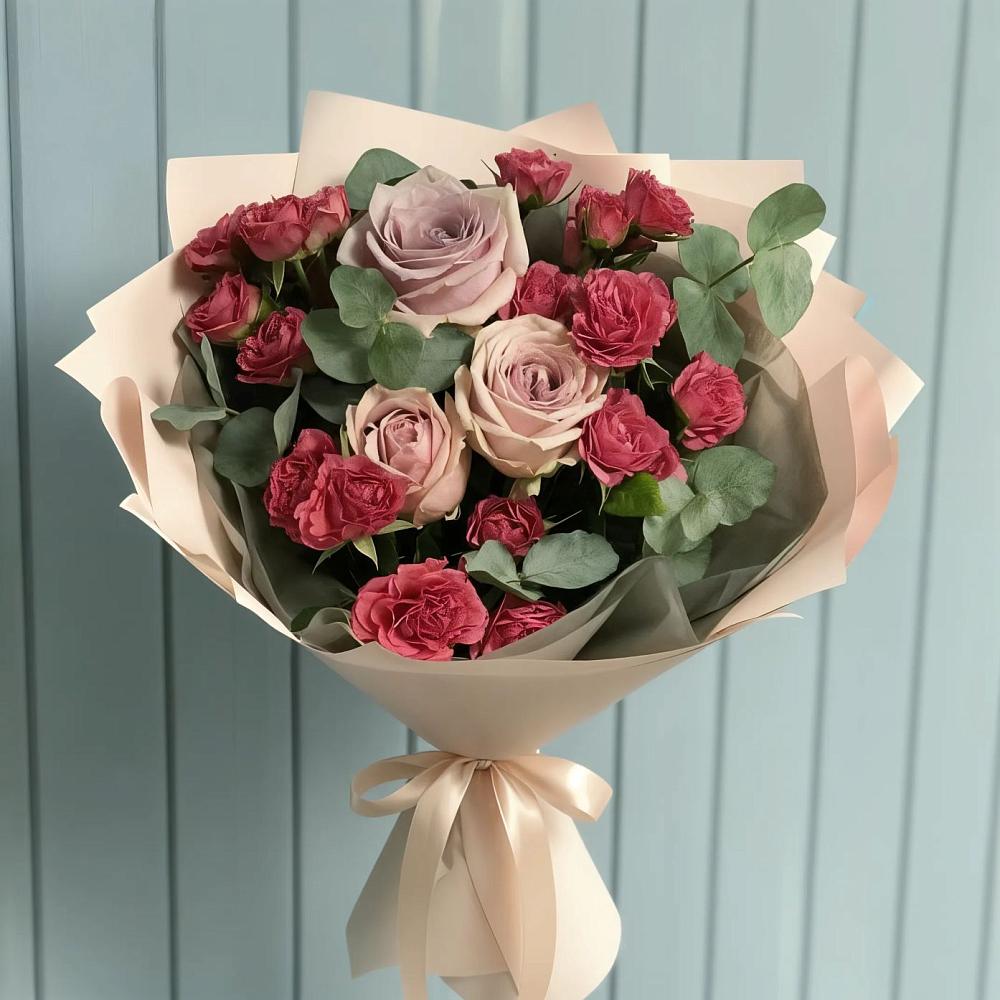 Букет цветов из: Гвоздики и Розы в Оранжереях