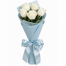 Букет 5 Белых роз Проуд в Оранжереях