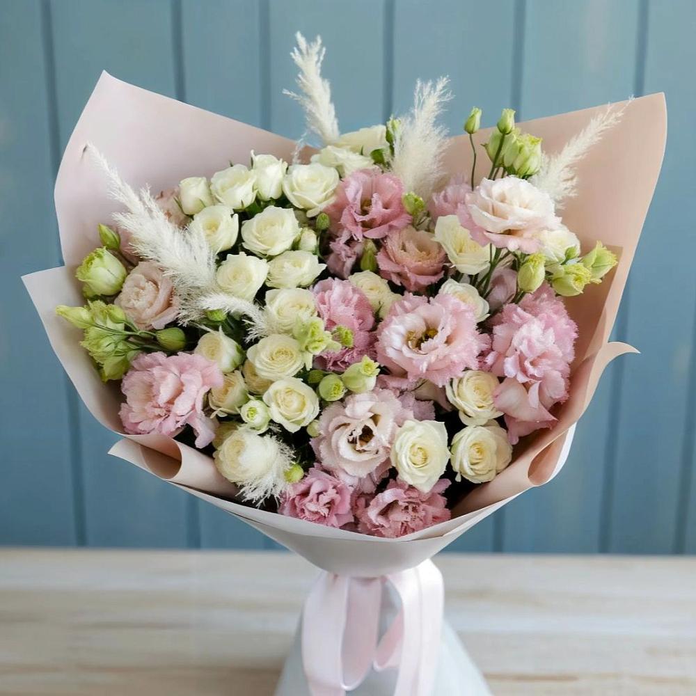 Букет цветов из: Альстромерии и Розы в Оранжереях