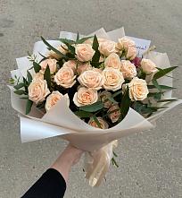 Букет Кремовые розы Латте в Оранжереях