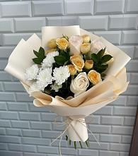 Букет цветов из:  Розы и Хризантемы в Оранжереях