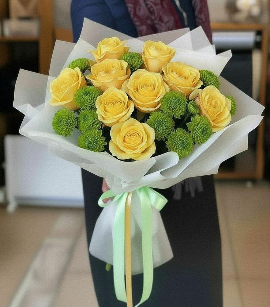 Букет цветов из: Хризантемы и Розы в Оранжереях