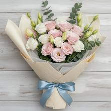 Букет цветов из:  Лизиантусы #REPLACE_PRED# Оранжереях