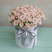 Цветочная композиция из Розы в шляпной коробке в Оранжереях