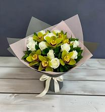 Букет цветов из:  Орхидеи и Розы в Оранжереях