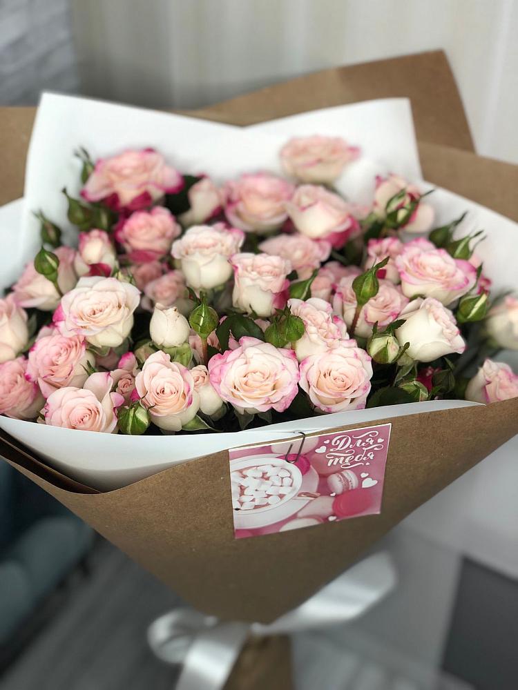 Букет цветов из: Розы в Оранжереях