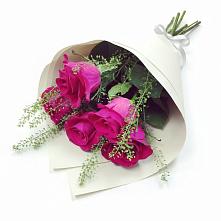 Букет цветов из:  Розы в Оранжереях