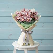 Букет цветов из:  Орхидеи и Розы в Оранжереях