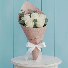 Букет цветов из:  Розы в Оранжереях