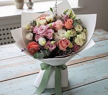 Букет цветов из:  Розы, Лизиантусы и Гвоздики #REPLACE_PRED# Оранжереях