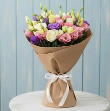 Букет цветов из:  Лизиантусы в Оранжереях