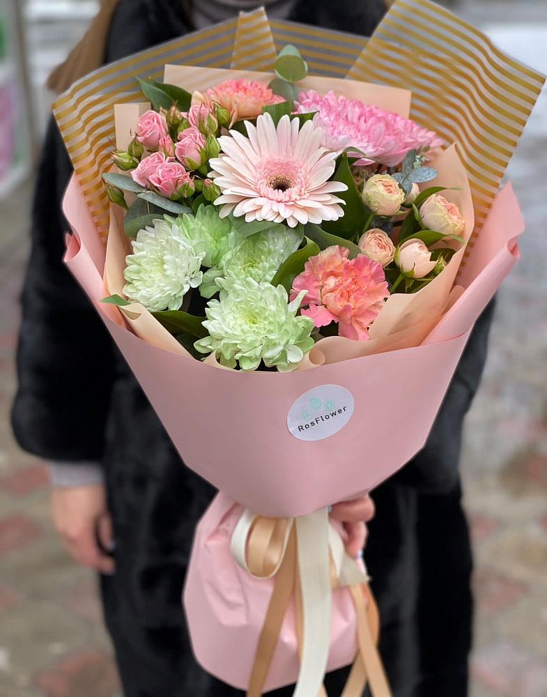 Букет цветов из: Герберы, Хризантемы и Розы в Оранжереях