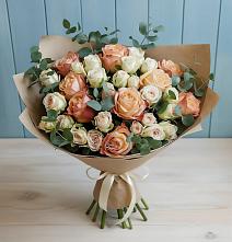 Букет цветов из:  Альстромерии и Розы в Оранжереях