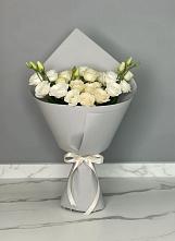 Букет цветов из:  Розы и Лизиантусы в Оранжереях